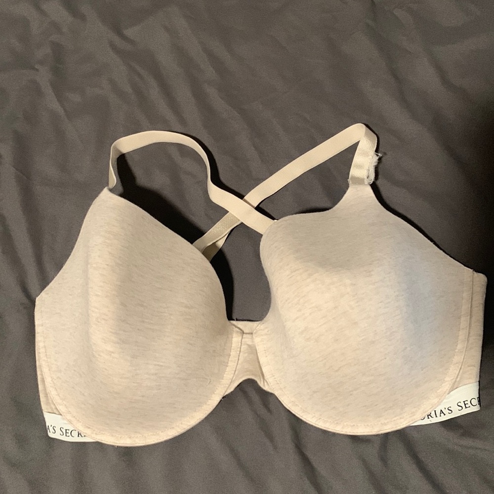 Womens Victoria Secret wired bra